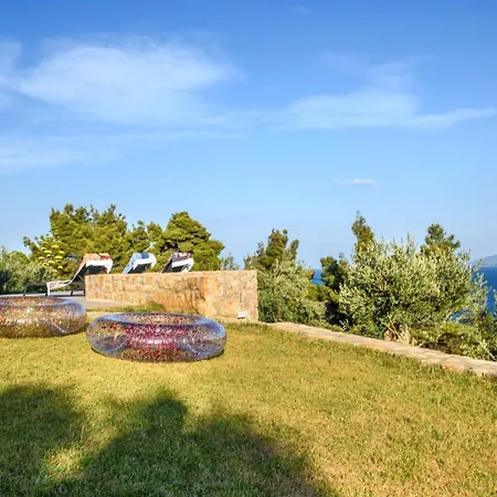 The Mavrolitharo Apartman
