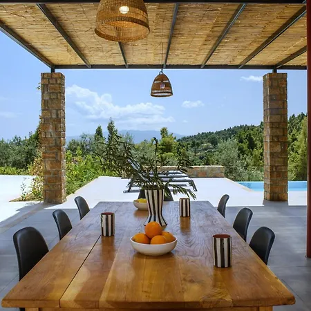 The Mavrolitharo * Akti Salonikiou