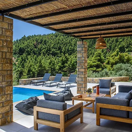 The Mavrolitharo Apartman *